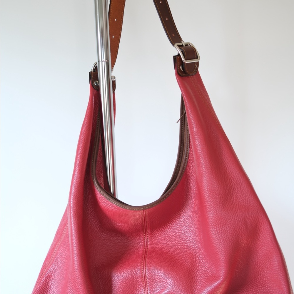 Elegant Red Leather Shoulder Bag